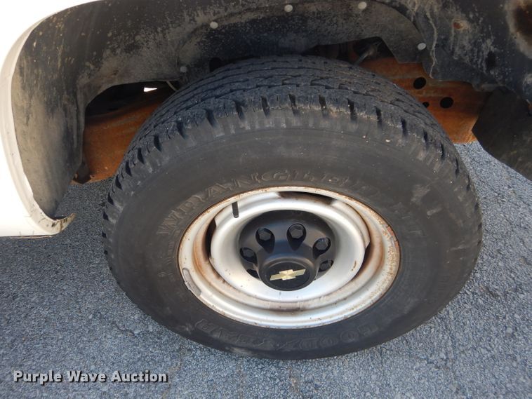 image for item DH2526 2000 Chevrolet C2500 utility bed pickup truck