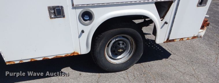 image for item DH2526 2000 Chevrolet C2500 utility bed pickup truck