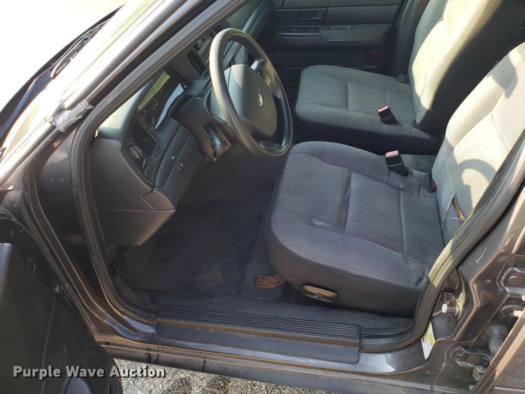 image for item DH2827 2008 Ford Crown Victoria Police Interceptor