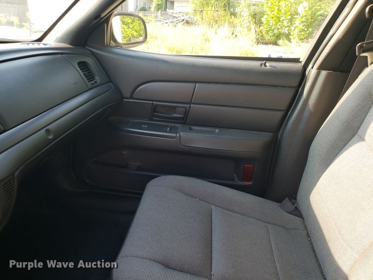 image for item DH2827 2008 Ford Crown Victoria Police Interceptor