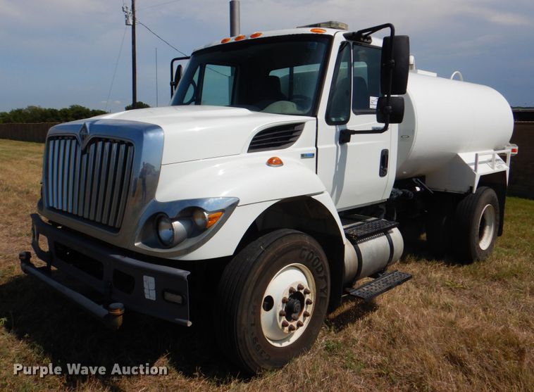 image for item DH5257 2008 International WorkStar 7300 water truck
