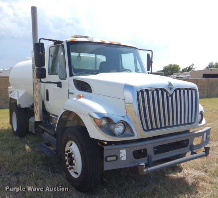 image for item DH5257 2008 International WorkStar 7300 water truck