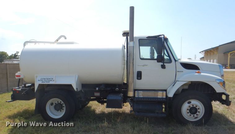 image for item DH5257 2008 International WorkStar 7300 water truck