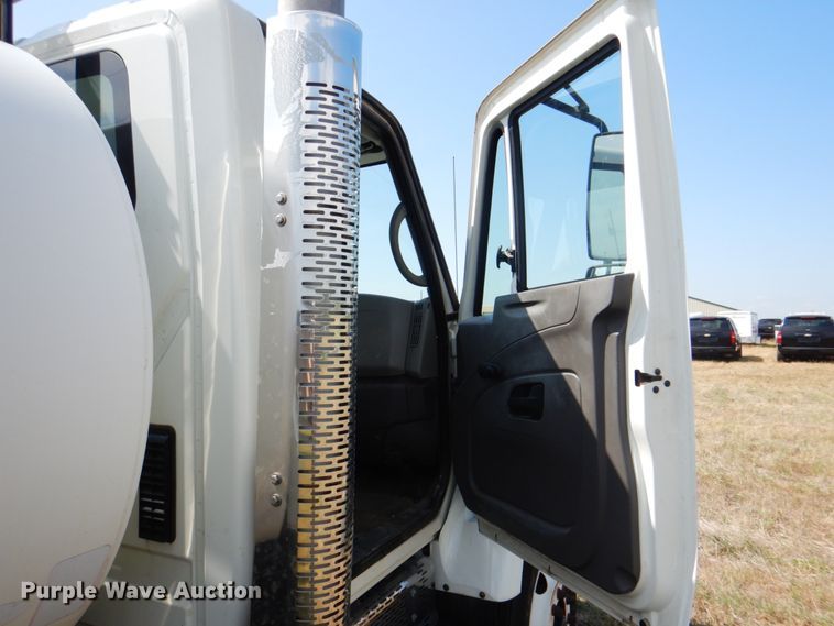 image for item DH5257 2008 International WorkStar 7300 water truck