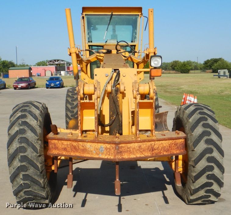 image for item DH5258 1990 John Deere 670B motor grader