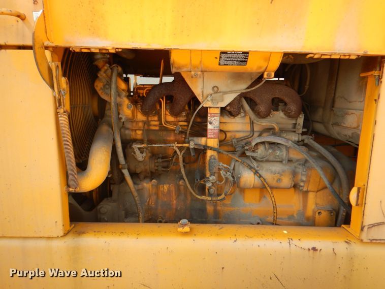 image for item DH5258 1990 John Deere 670B motor grader
