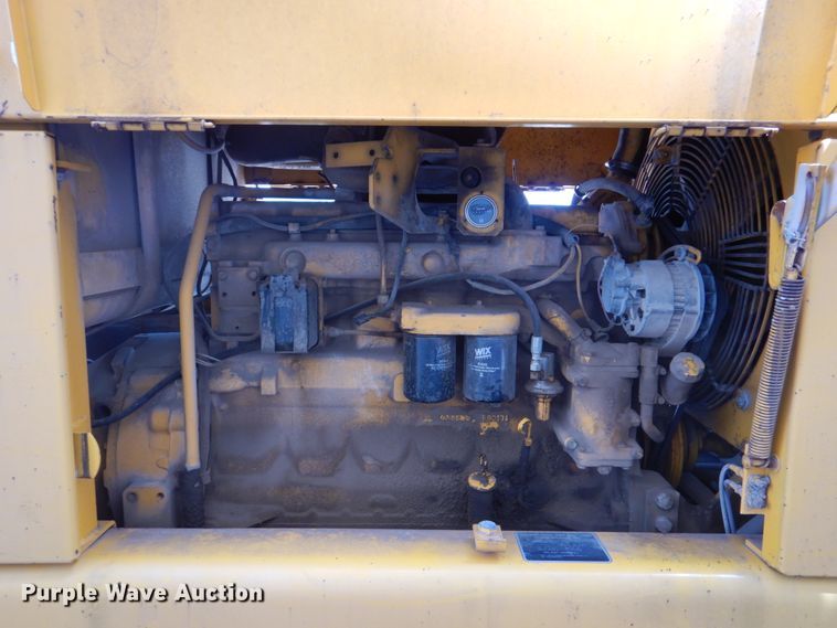 image for item DH5258 1990 John Deere 670B motor grader