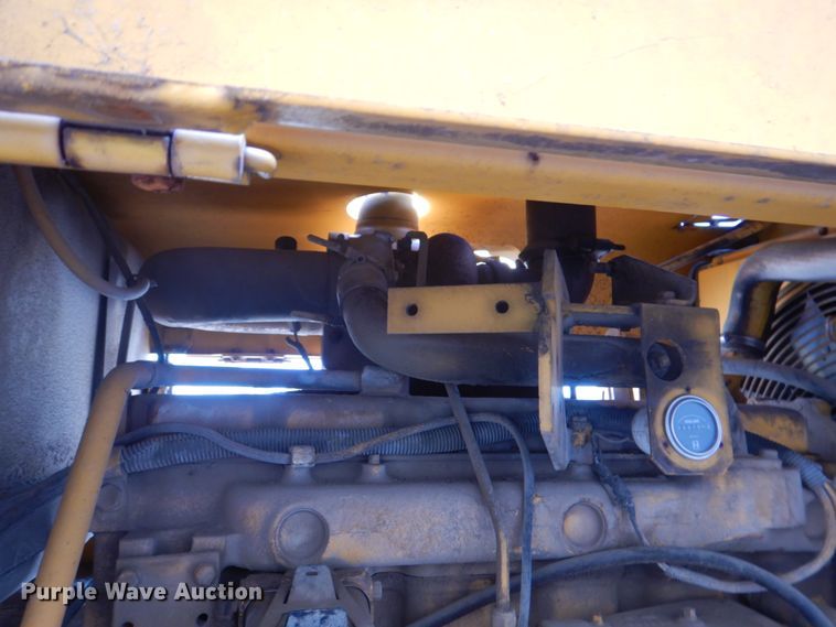 image for item DH5258 1990 John Deere 670B motor grader