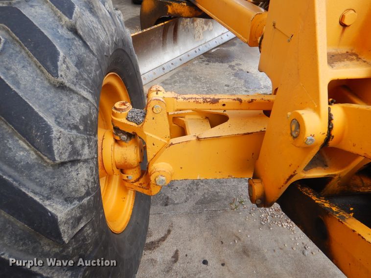 image for item DH5258 1990 John Deere 670B motor grader