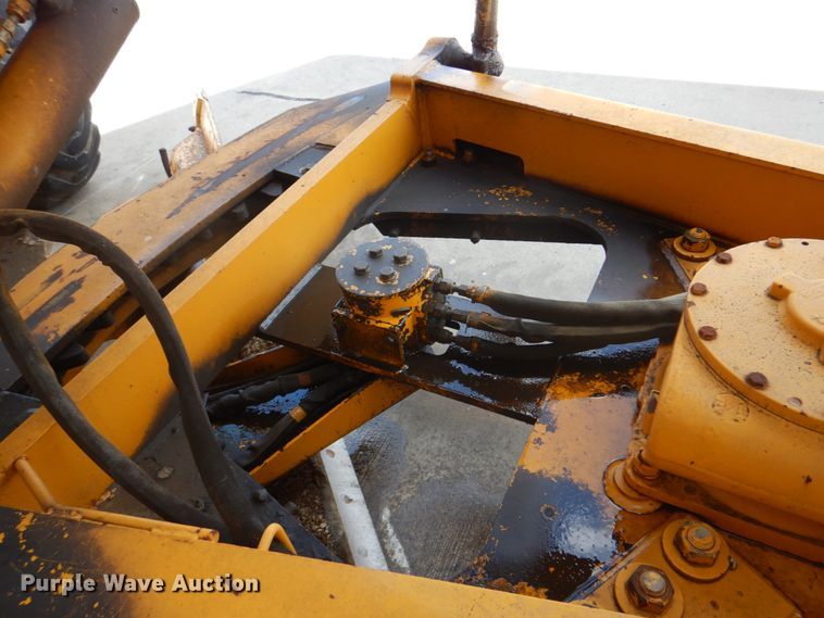 image for item DH5258 1990 John Deere 670B motor grader