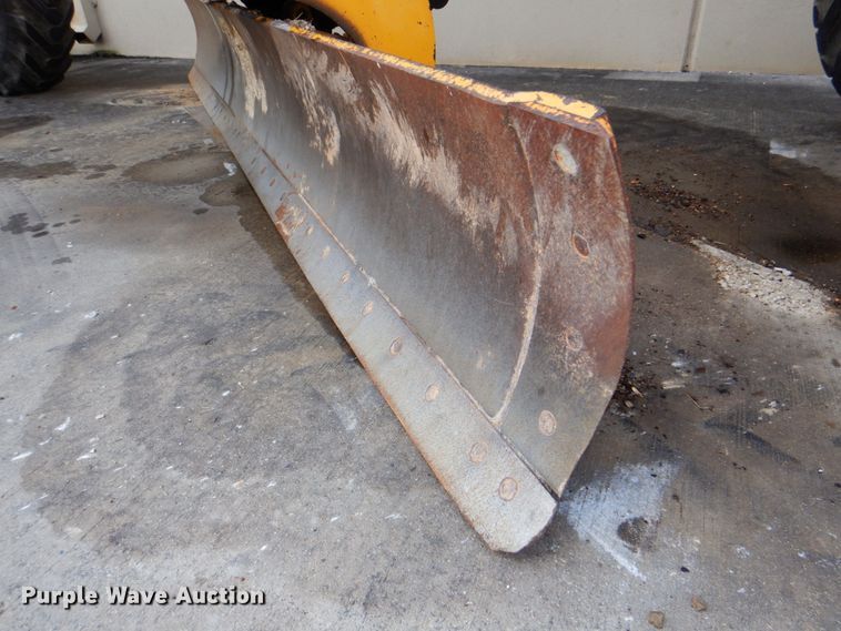 image for item DH5258 1990 John Deere 670B motor grader