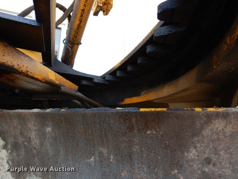 image for item DH5258 1990 John Deere 670B motor grader