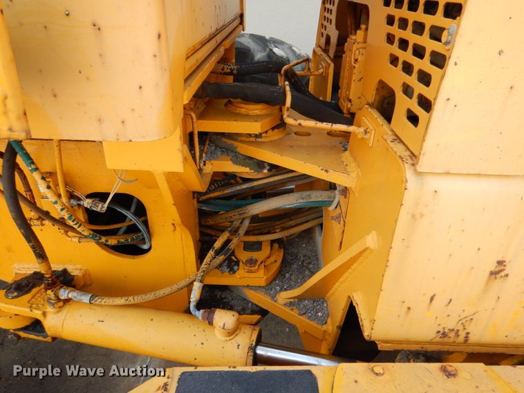 image for item DH5258 1990 John Deere 670B motor grader