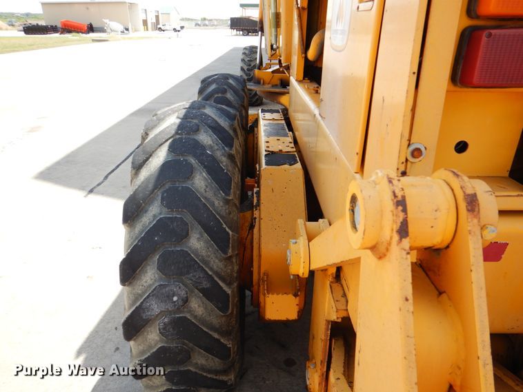 image for item DH5258 1990 John Deere 670B motor grader