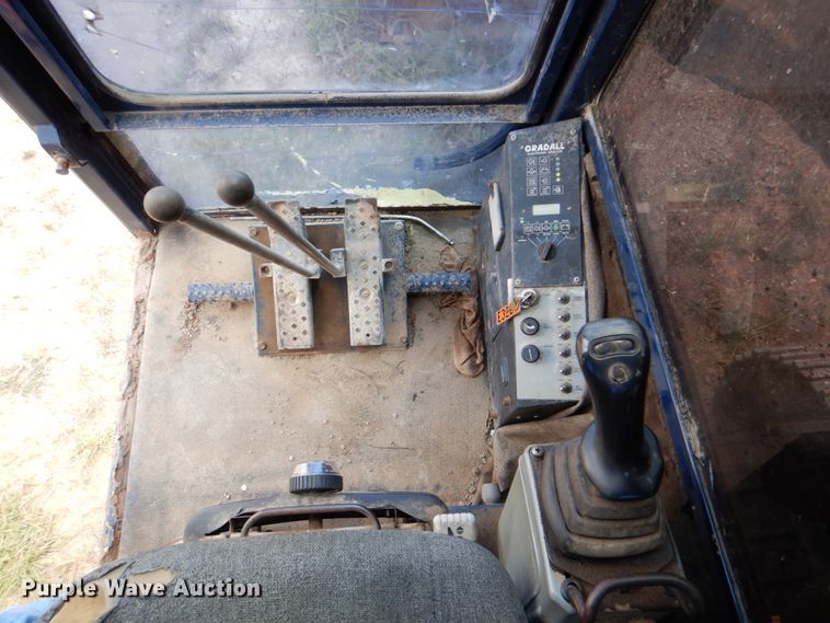 image for item DH5259 2000 Gradall XL2200 excavator