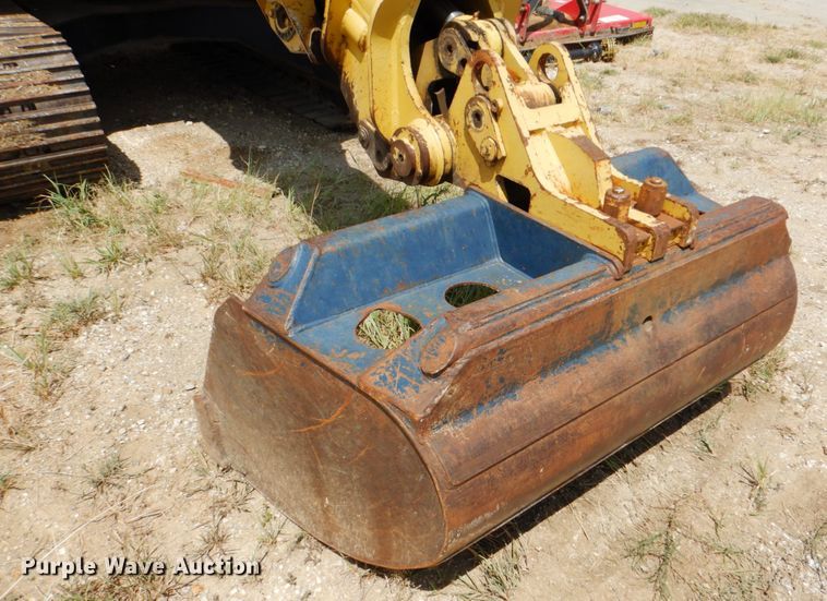 image for item DH5259 2000 Gradall XL2200 excavator