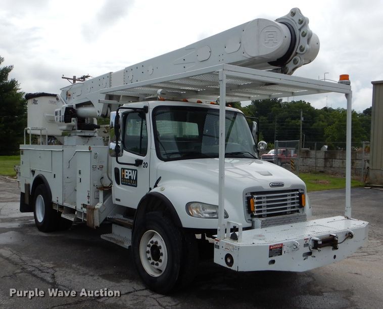 image for item DH6100 2006 Freightliner Business Class M2 bucket truck