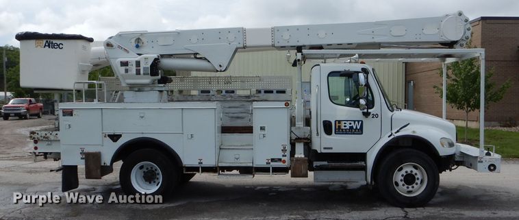 image for item DH6100 2006 Freightliner Business Class M2 bucket truck