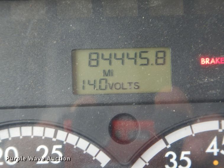 image for item DH6100 2006 Freightliner Business Class M2 bucket truck