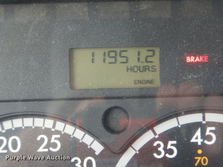 image for item DH6100 2006 Freightliner Business Class M2 bucket truck