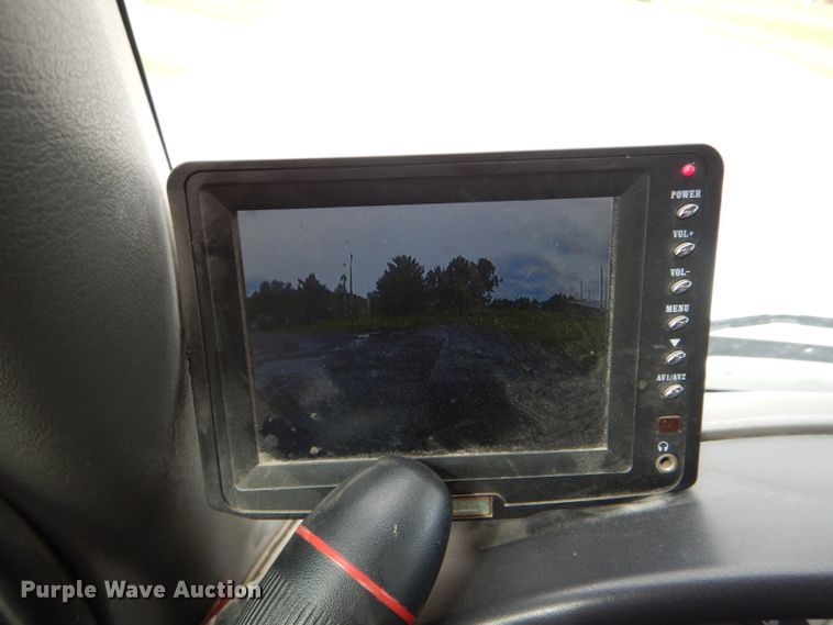 image for item DH6100 2006 Freightliner Business Class M2 bucket truck