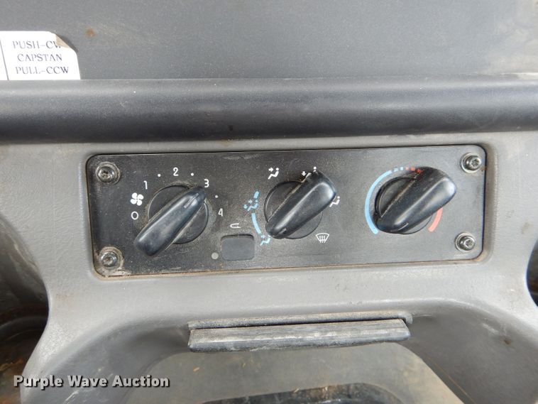 image for item DH6100 2006 Freightliner Business Class M2 bucket truck