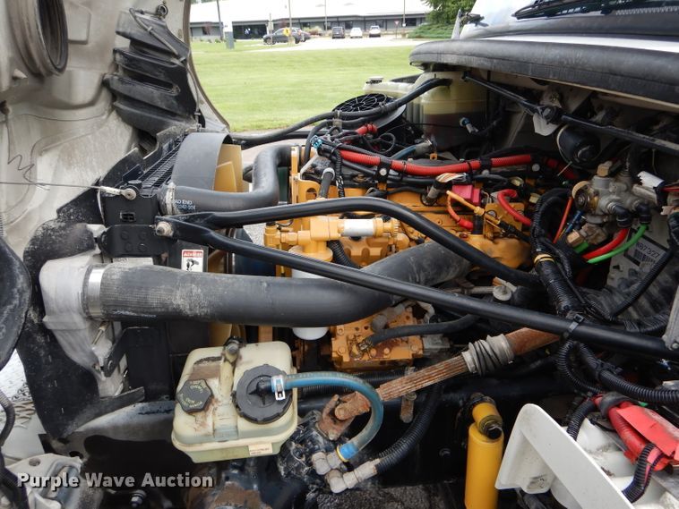 image for item DH6100 2006 Freightliner Business Class M2 bucket truck