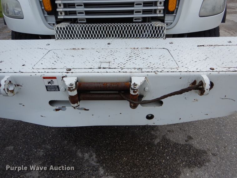 image for item DH6100 2006 Freightliner Business Class M2 bucket truck