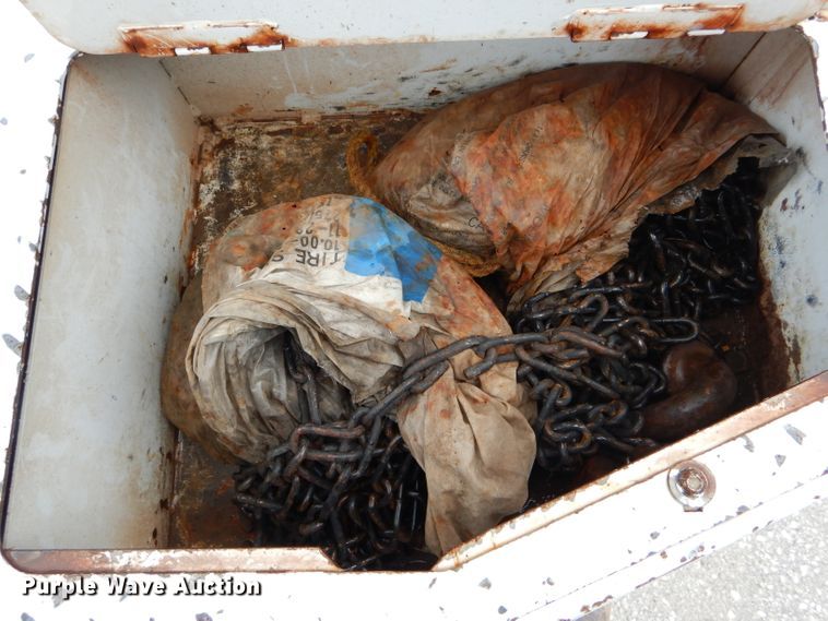 image for item DH6100 2006 Freightliner Business Class M2 bucket truck