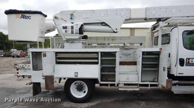 image for item DH6100 2006 Freightliner Business Class M2 bucket truck
