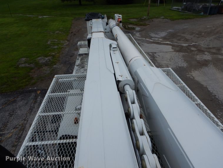 image for item DH6100 2006 Freightliner Business Class M2 bucket truck