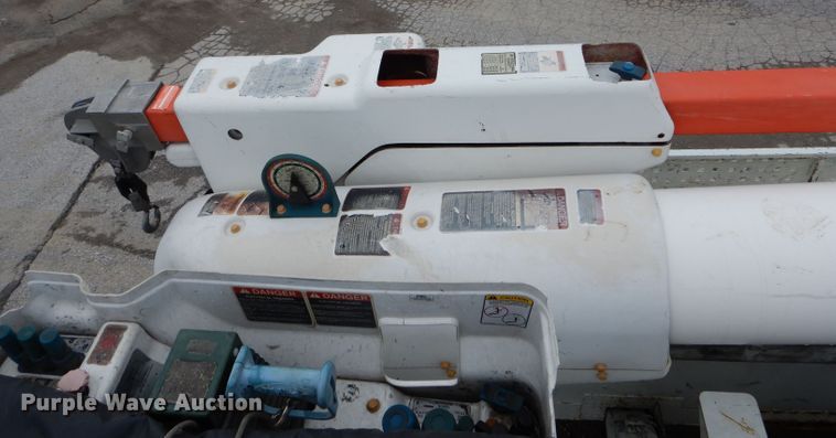 image for item DH6100 2006 Freightliner Business Class M2 bucket truck