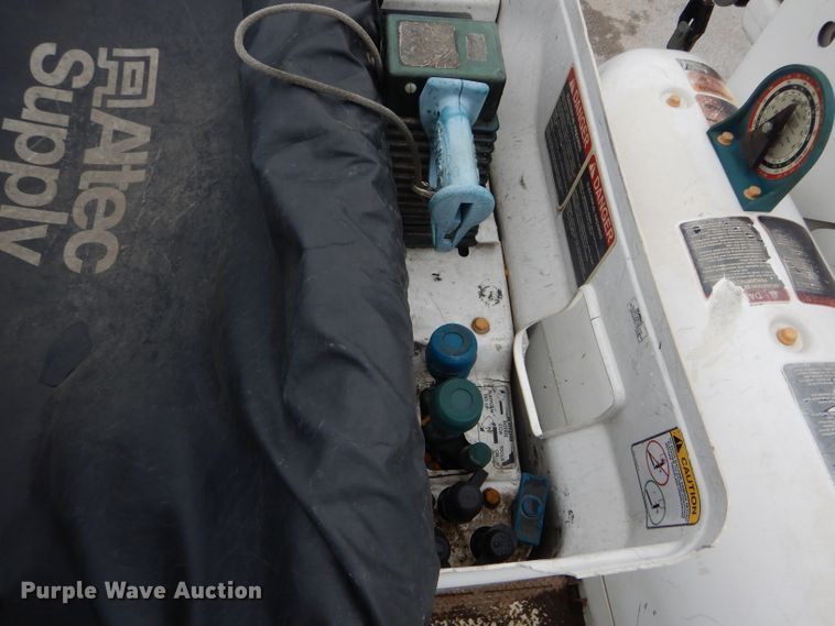 image for item DH6100 2006 Freightliner Business Class M2 bucket truck