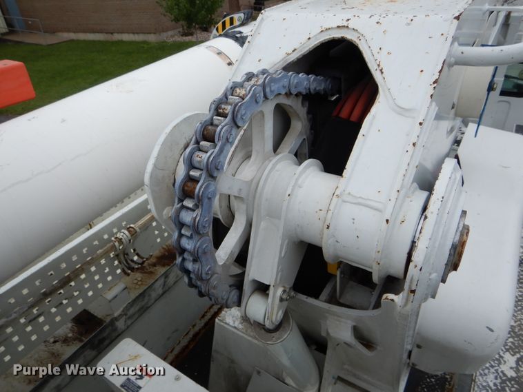 image for item DH6100 2006 Freightliner Business Class M2 bucket truck