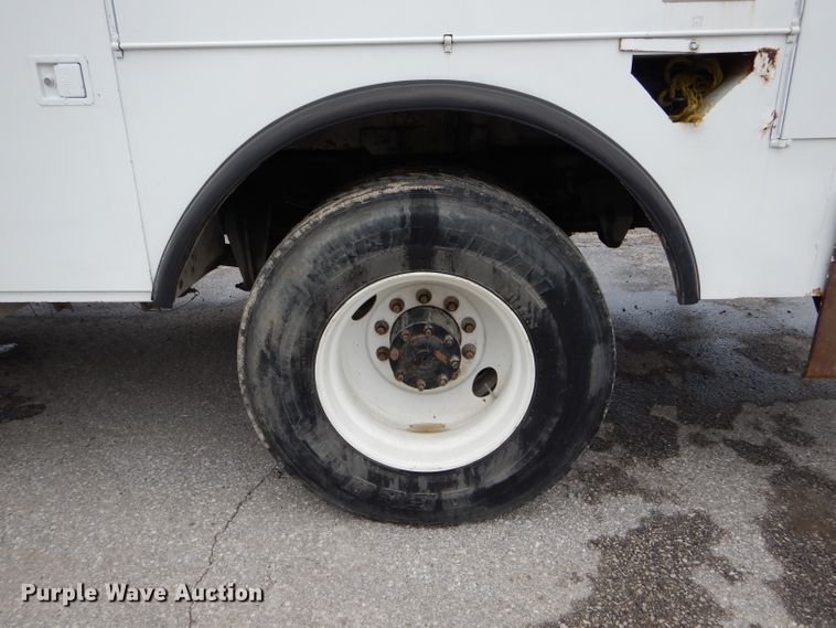 image for item DH6100 2006 Freightliner Business Class M2 bucket truck