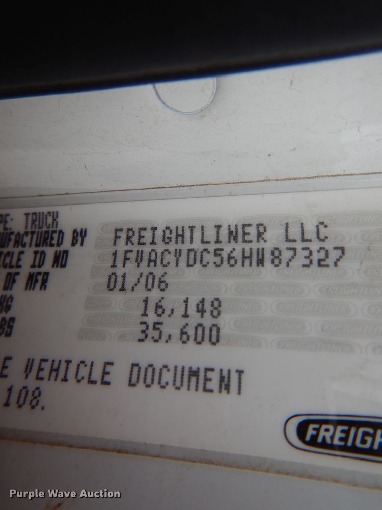 image for item DH6100 2006 Freightliner Business Class M2 bucket truck