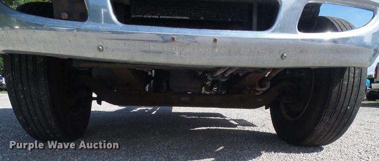 image for item DI0610 2011 International DuraStar 4400 truck cab and chassis