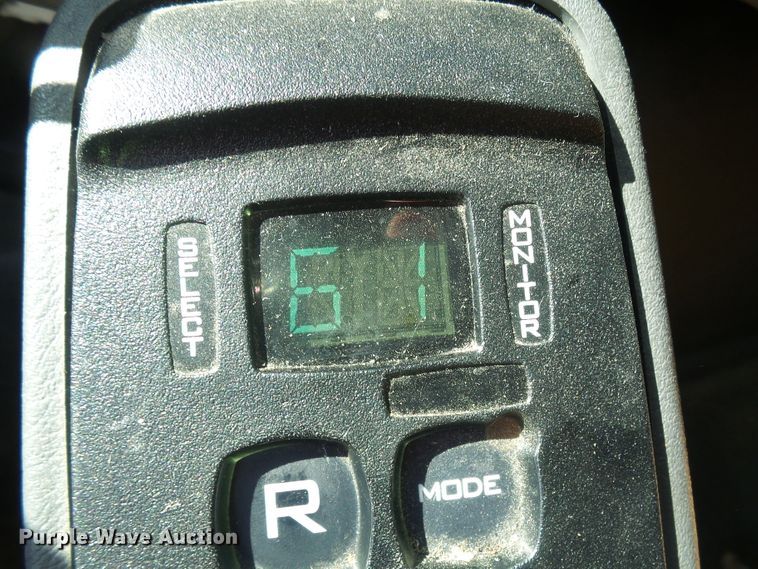 image for item DI0610 2011 International DuraStar 4400 truck cab and chassis