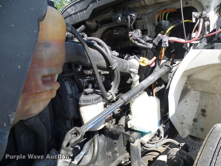 image for item DI0610 2011 International DuraStar 4400 truck cab and chassis