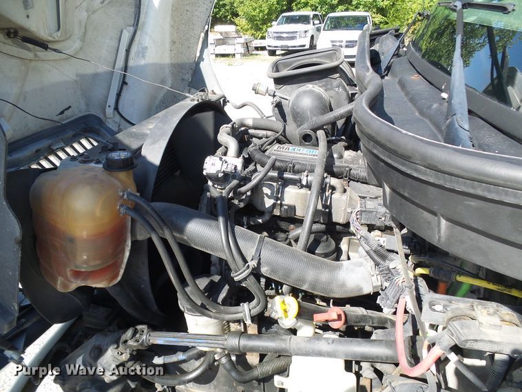 image for item DI0610 2011 International DuraStar 4400 truck cab and chassis