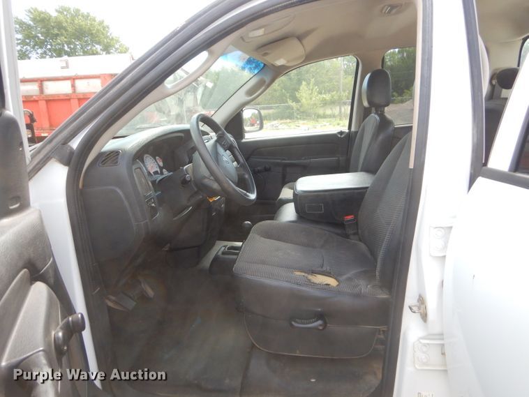 image for item ED9476 2005 Dodge Ram 1500 Quad Cab pickup truck