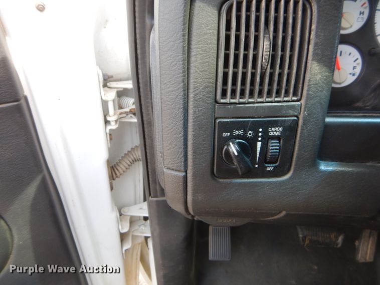 image for item ED9476 2005 Dodge Ram 1500 Quad Cab pickup truck