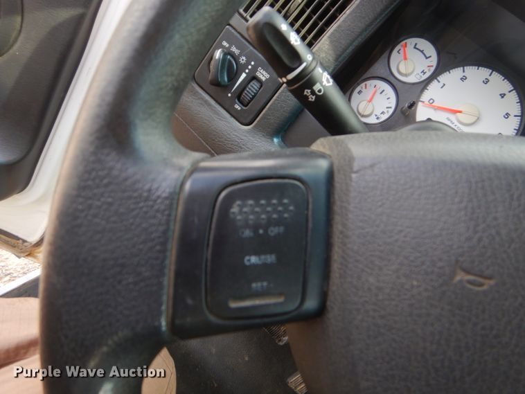 image for item ED9476 2005 Dodge Ram 1500 Quad Cab pickup truck