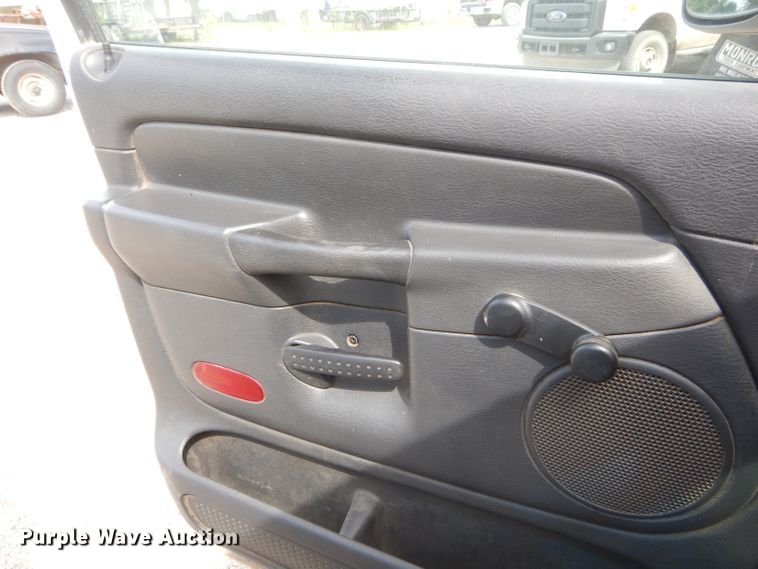 image for item ED9476 2005 Dodge Ram 1500 Quad Cab pickup truck