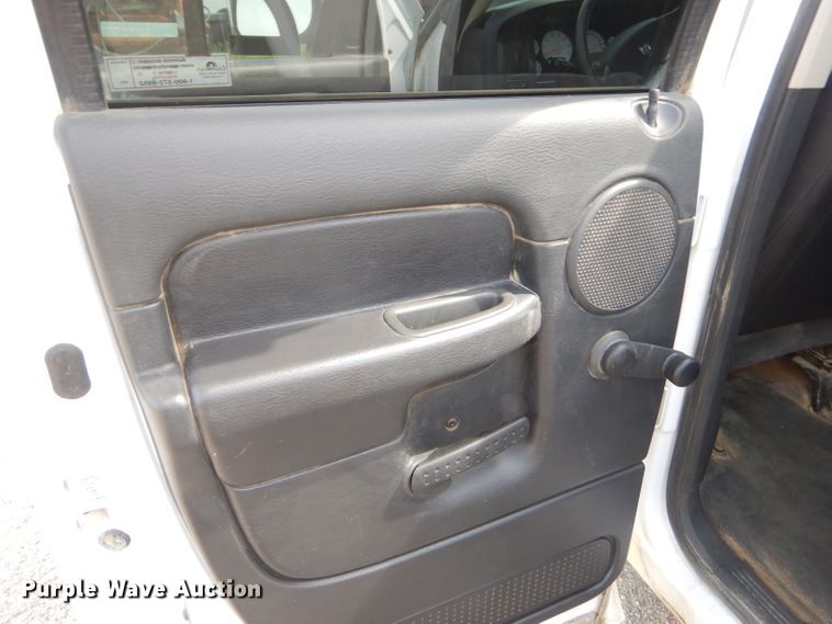 image for item ED9476 2005 Dodge Ram 1500 Quad Cab pickup truck