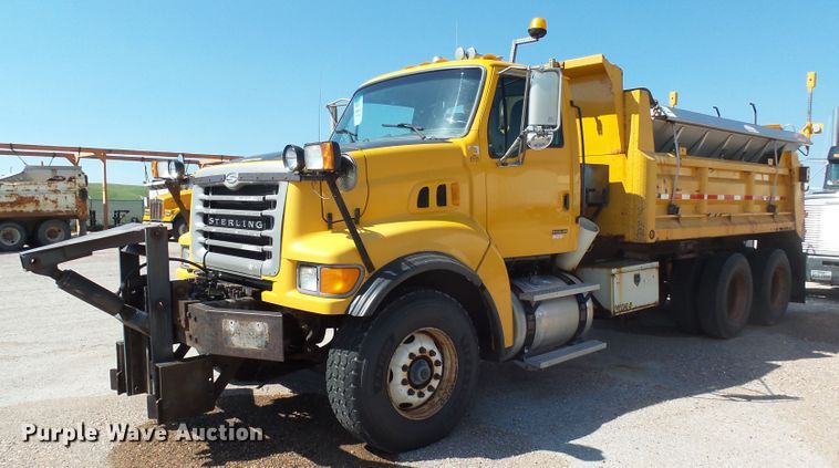 image for item EF9542 2001 Sterling LT9511 dump truck
