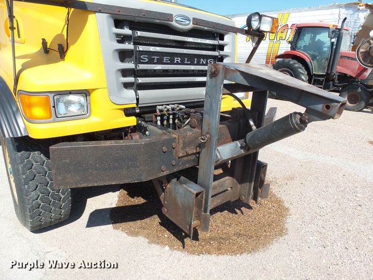 image for item EF9542 2001 Sterling LT9511 dump truck