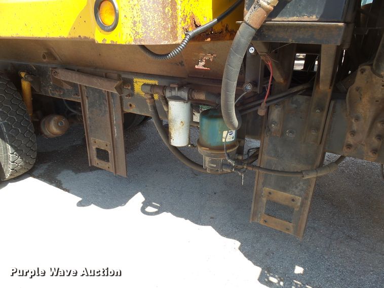 image for item EF9542 2001 Sterling LT9511 dump truck