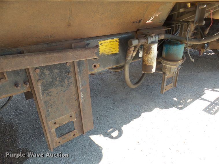 image for item EF9542 2001 Sterling LT9511 dump truck