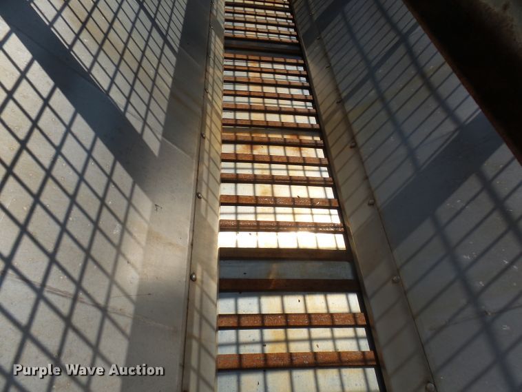 image for item EF9542 2001 Sterling LT9511 dump truck